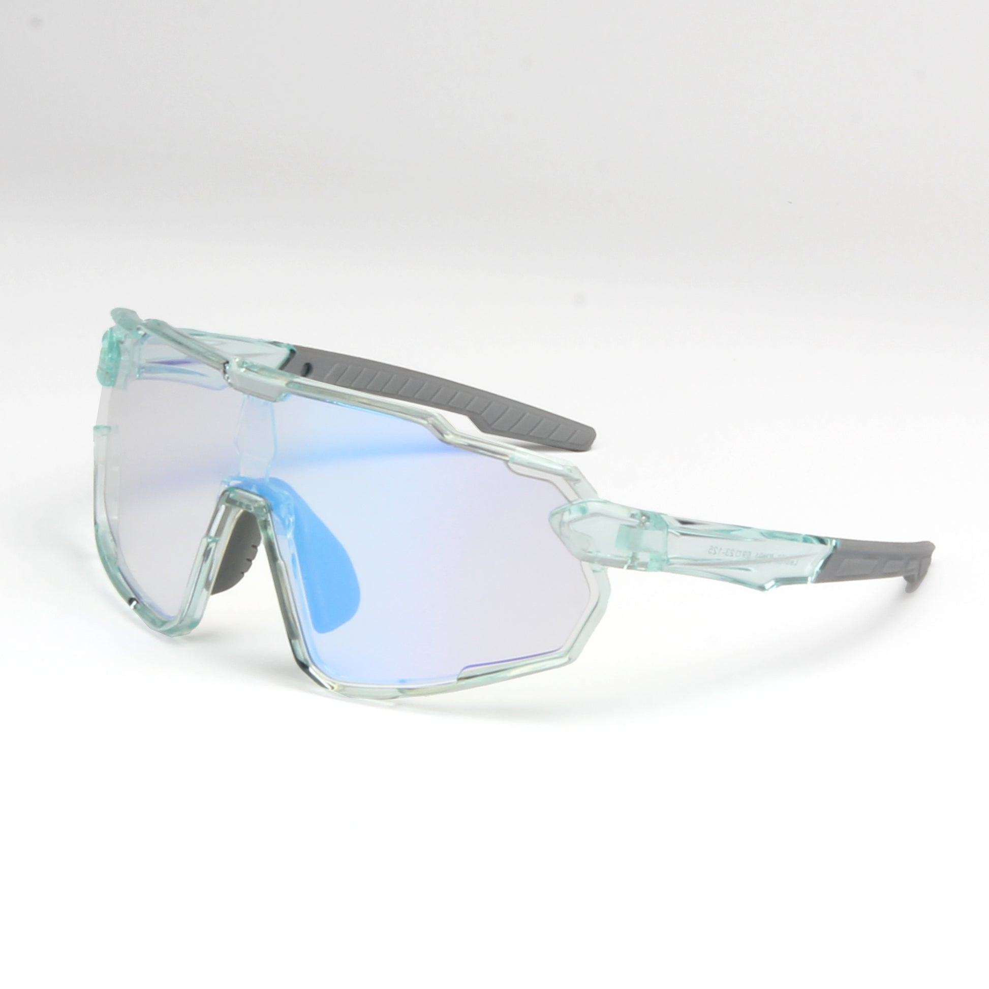 LEbRONclearbluebluephoto3